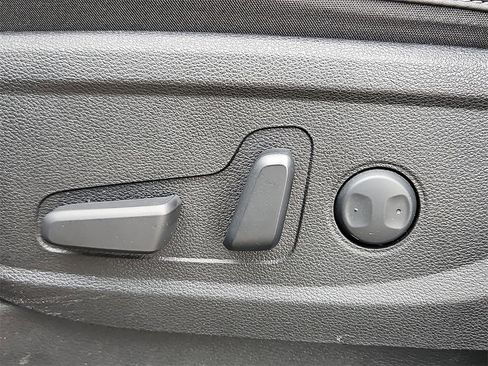 Certified 2024 Kia Telluride S image 27