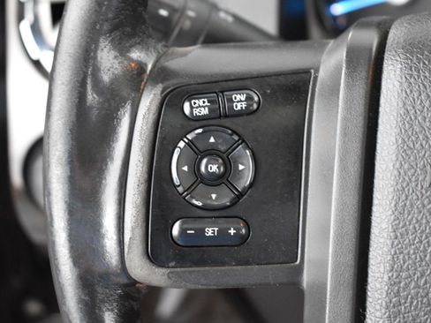 Used 2015 Ford F350 Platinum w/ Platinum Package image 18