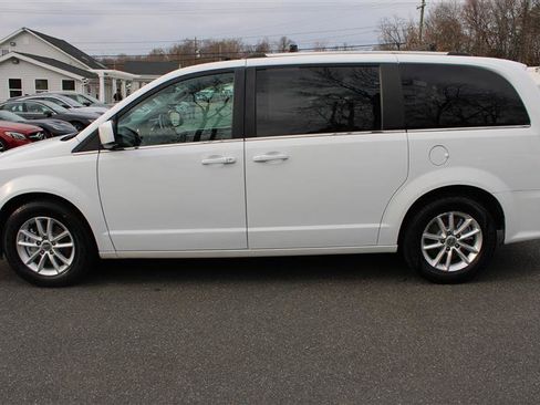 Used 2018 Dodge Grand Caravan SXT image 4