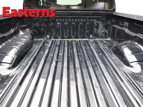 Used 2022 Nissan Frontier S RWD image 9