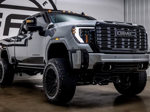 Used 2026 GMC Sierra 2500 Denali Ultimate w/ Max Trailering Package AWD/4WD image 32