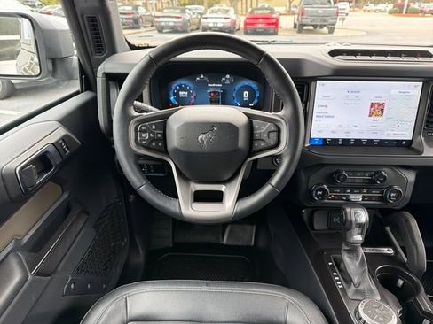 Used 2025 Ford Bronco Badlands AWD/4WD image 16