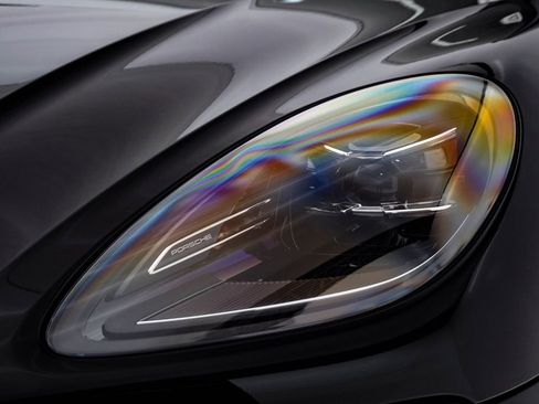 Certified 2024 Porsche Macan S AWD/4WD image 7