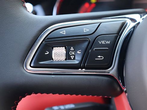 Used 2025 Bentley Bentayga AWD/4WD image 23