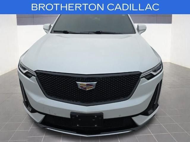 Used 2022 Cadillac XT6 Sport w/ Technology Package AWD/4WD image 2