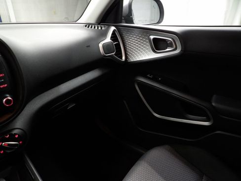 Used 2022 Kia Soul LX w/ Technology Package FWD image 19