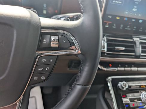 Used 2024 Lincoln Navigator L Reserve AWD/4WD image 19