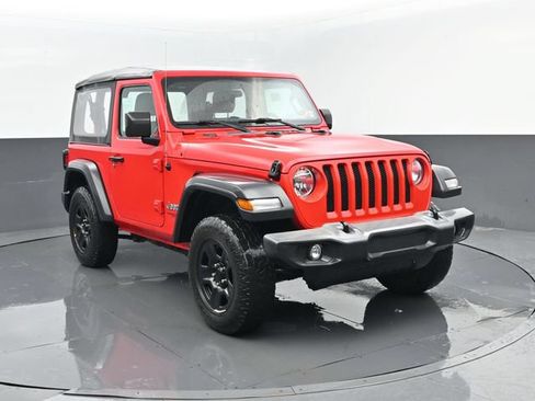 Used 2018 Jeep Wrangler Sport AWD/4WD image 3