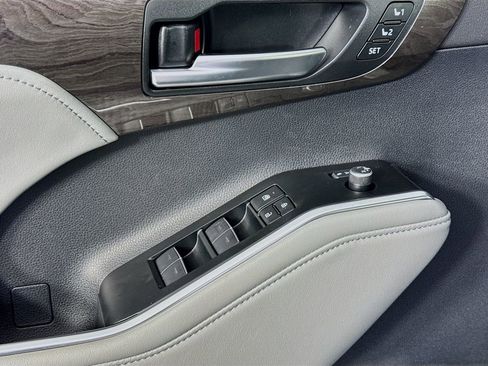 New 2026 Toyota Highlander Platinum image 22