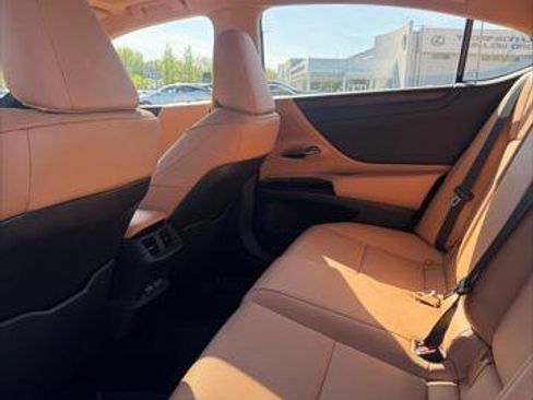 Certified 2025 Lexus ES 350 w/ Premium Package FWD image 8