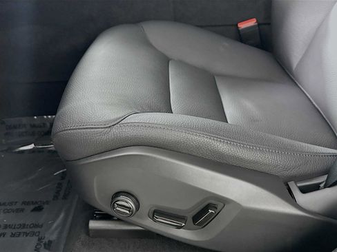 Used 2025 Volvo XC60 T8 Plus w/ Protection Package Premier image 18