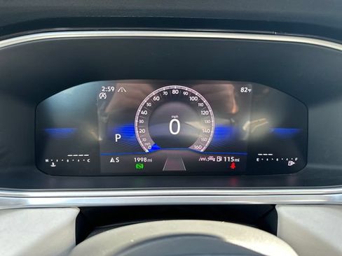 Certified 2025 Volkswagen Taos SE w/ Panoramic Sunroof Package AWD/4WD image 21