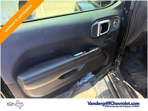 Used 2024 Jeep Wrangler Unlimited Sahara w/ Technology Group AWD/4WD image 11