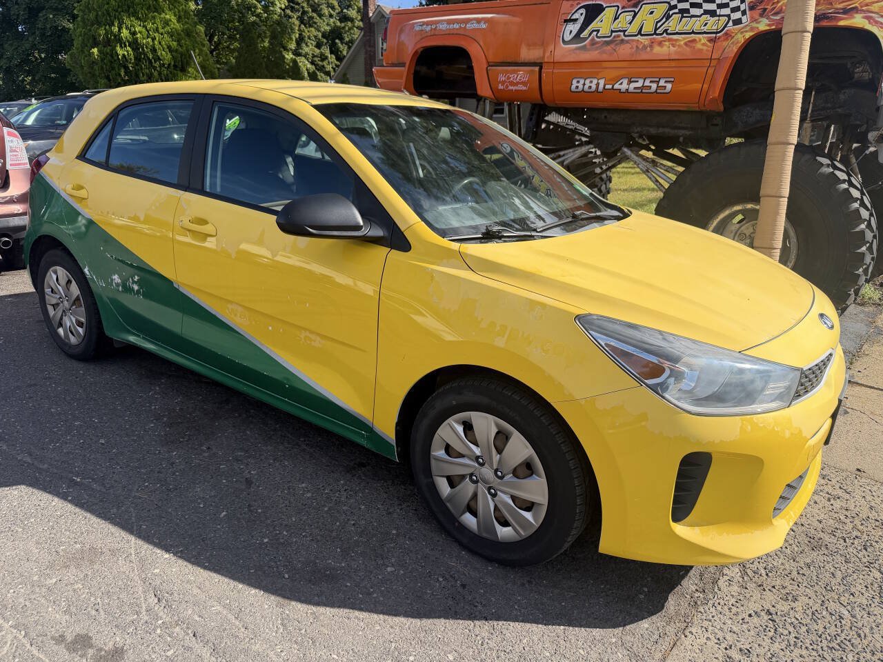 Used 2018 Kia Rio Hatchback FWD image 2