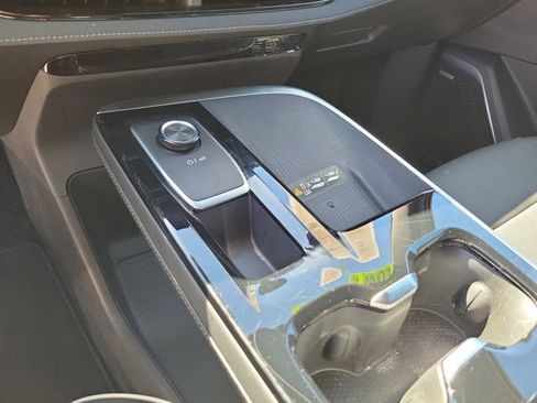 Certified 2025 Buick Enclave Preferred image 27