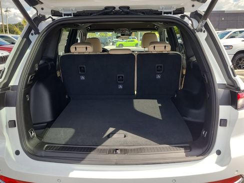 New 2025 Jeep Grand Cherokee Limited image 8