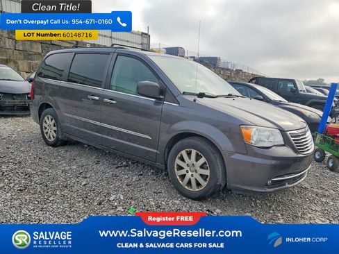 Used 2016 Chrysler Town & Country Touring w/ Driver Convenience Group FWD image 5