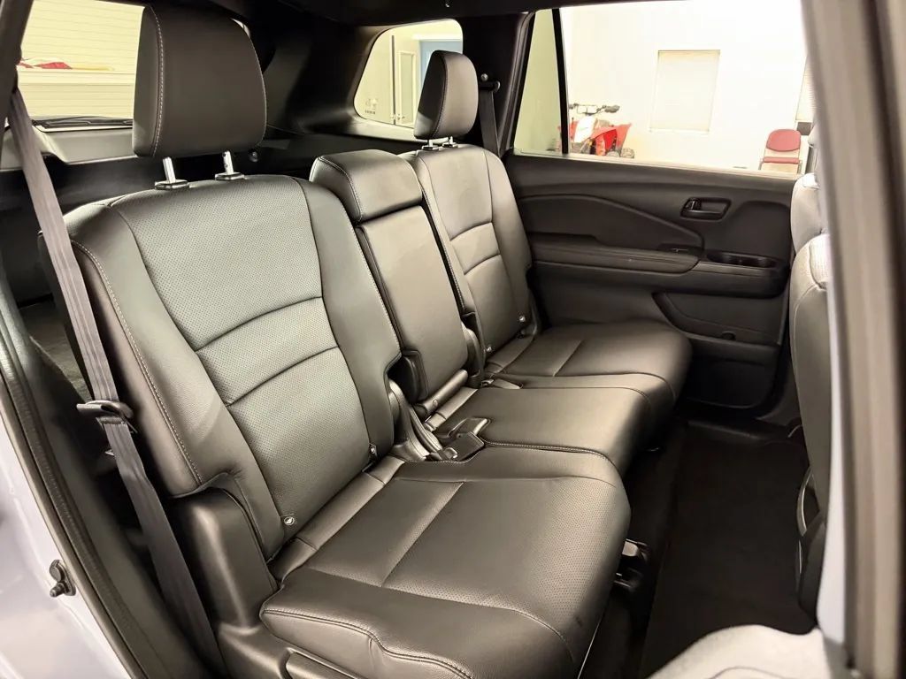 Used 2023 Honda Passport EX-L image 37