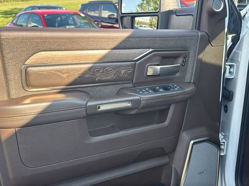 Used 2025 RAM 2500 Limited AWD/4WD image 15