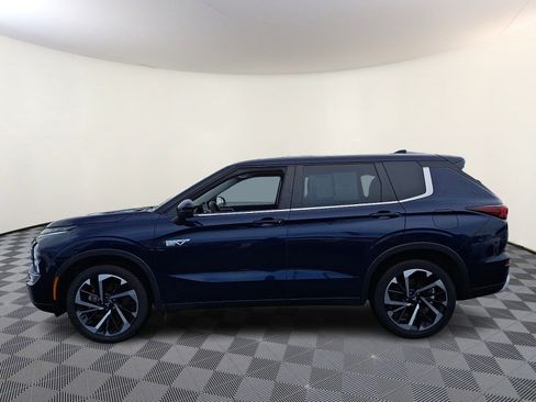 Used 2023 Mitsubishi Outlander SE image 4