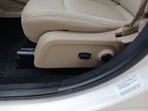 Used 2014 Dodge Journey SXT w/ Flexible Seating Group FWD image 31