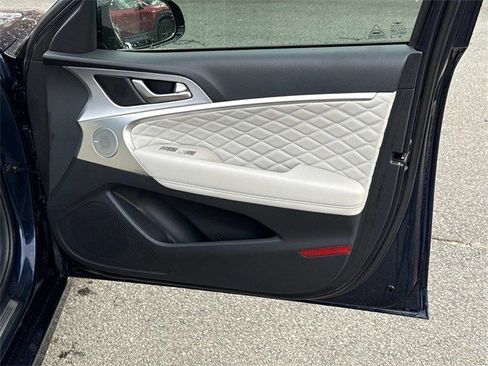 Used 2020 Genesis G70 3.3T w/ Prestige Package image 8
