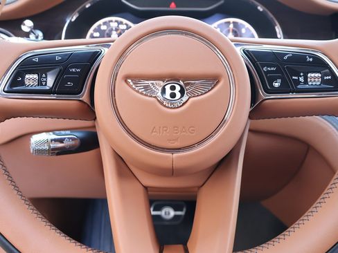 Used 2024 Bentley Flying Spur V8 AWD/4WD image 25
