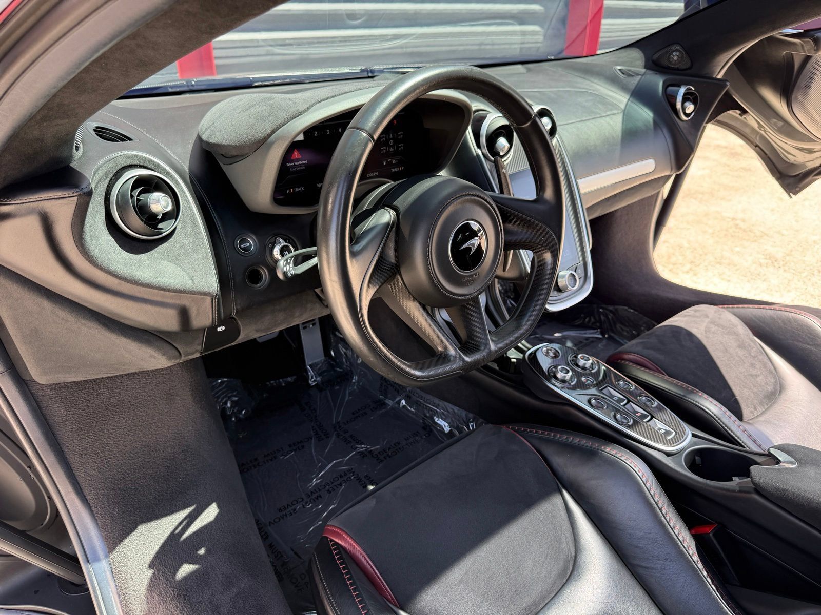 Used 2020 McLaren GT RWD image 24