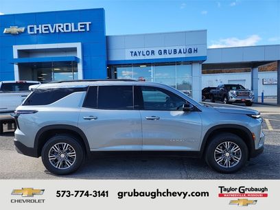 Used 2025 Chevrolet Traverse LT