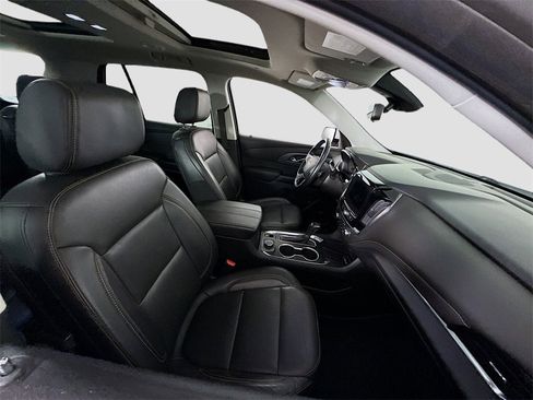 Used 2020 Chevrolet Traverse Premier image 24