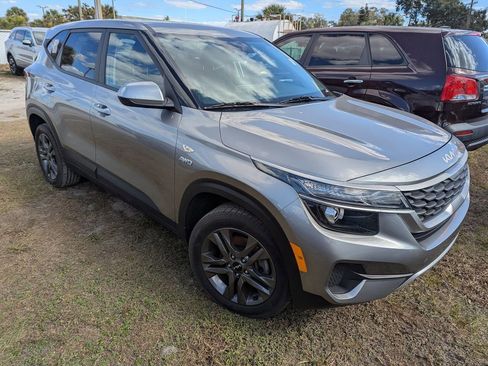 Used 2023 Kia Seltos LX image 6