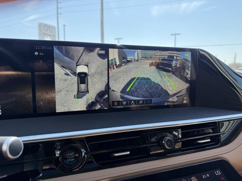 Certified 2025 INFINITI QX80 Sensory image 23