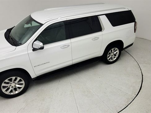 Used 2022 Chevrolet Suburban Premier image 15