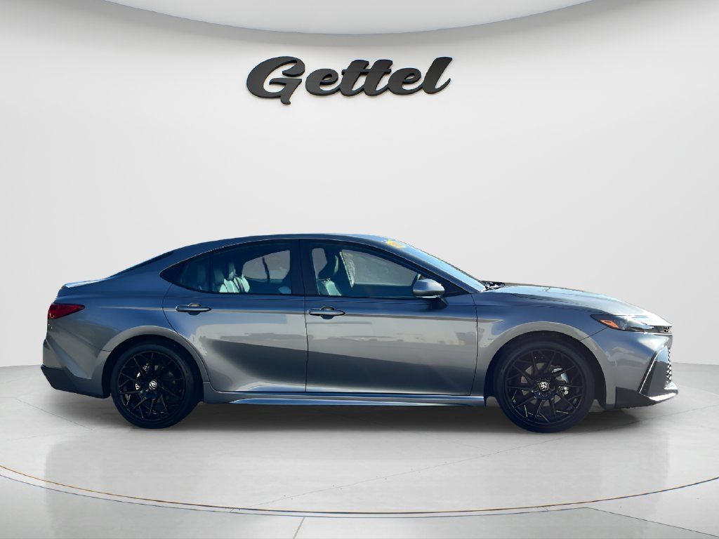 Used 2026 Toyota Camry SE w/ Convenience Package FWD image 4