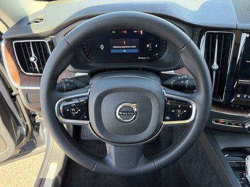 Used 2023 Volvo XC60 B5 Ultimate w/ Protection Package Premier FWD image 24