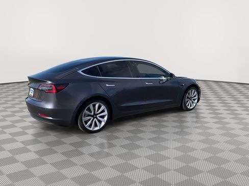 Used 2018 Tesla Model 3 Mid Range image 7