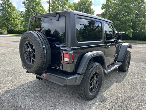 Used 2024 Jeep Wrangler Sport AWD/4WD image 7
