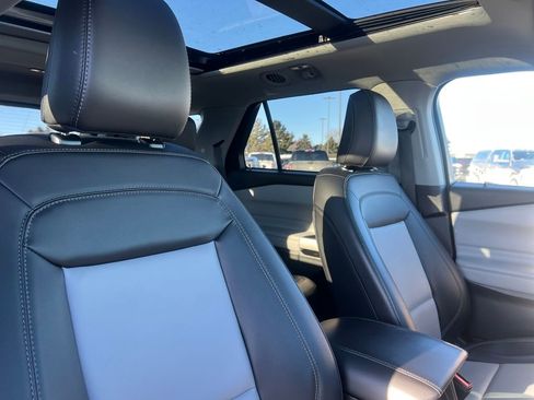 Used 2023 Ford Explorer XLT w/ Equipment Group 202A image 35
