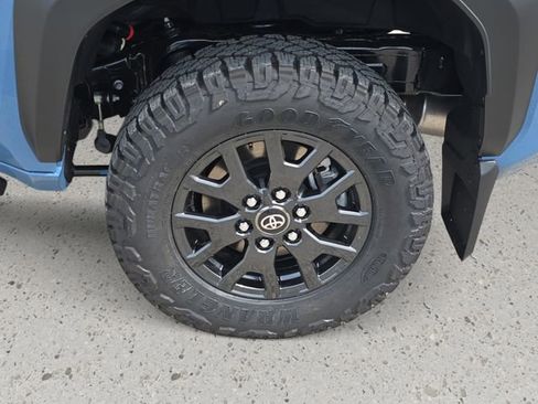 New 2026 Toyota 4Runner SR5 AWD/4WD image 32
