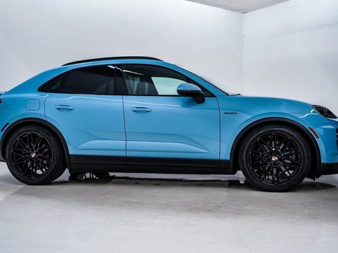 New 2025 Porsche Macan 4S Electric image 9