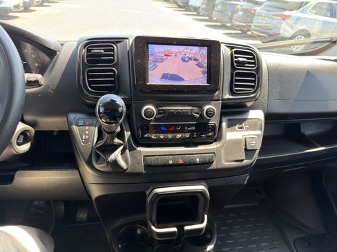 Used 2025 RAM ProMaster 2500 w/ Convenience Group FWD image 42