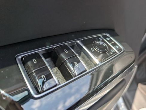 Used 2026 Cadillac Escalade Platinum Luxury w/ LPO, Floor Liner Package AWD/4WD image 15