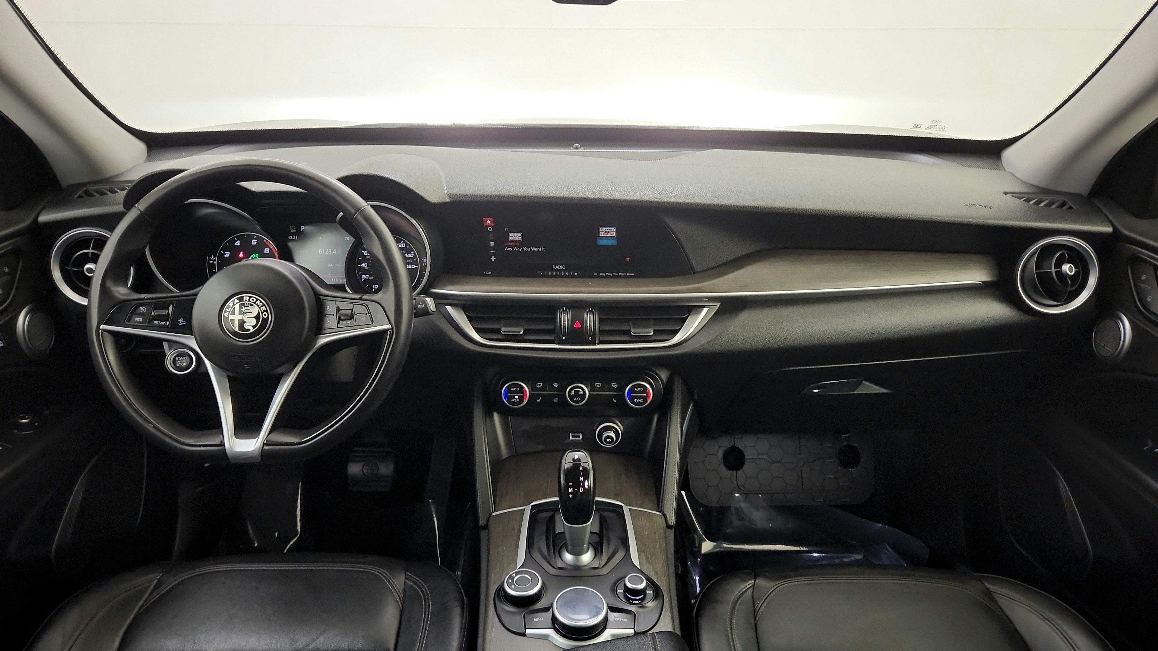 Used 2018 Alfa Romeo Stelvio Ti AWD/4WD image 21
