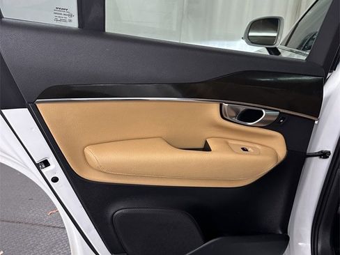 Used 2018 Volvo XC90 T6 Momentum w/ Convenience Package image 26