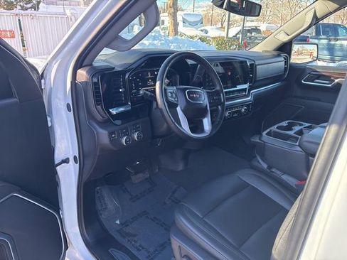 Used 2025 GMC Sierra 1500 SLT image 16