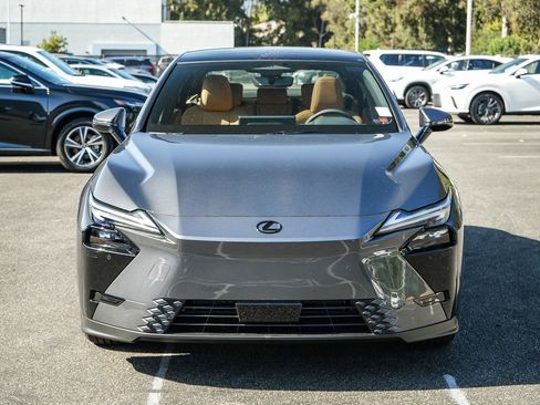 New 2026 Lexus ES 350e FWD image 2