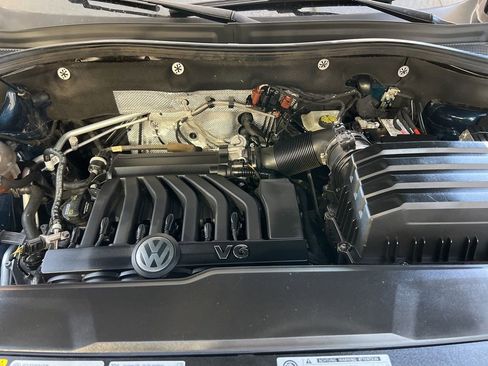 Used 2020 Volkswagen Atlas Cross Sport SE FWD image 23