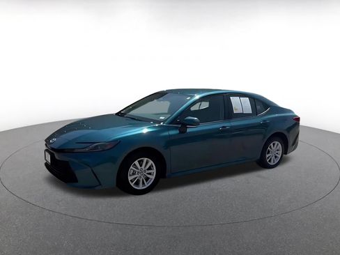 Used 2026 Toyota Camry LE FWD image 8