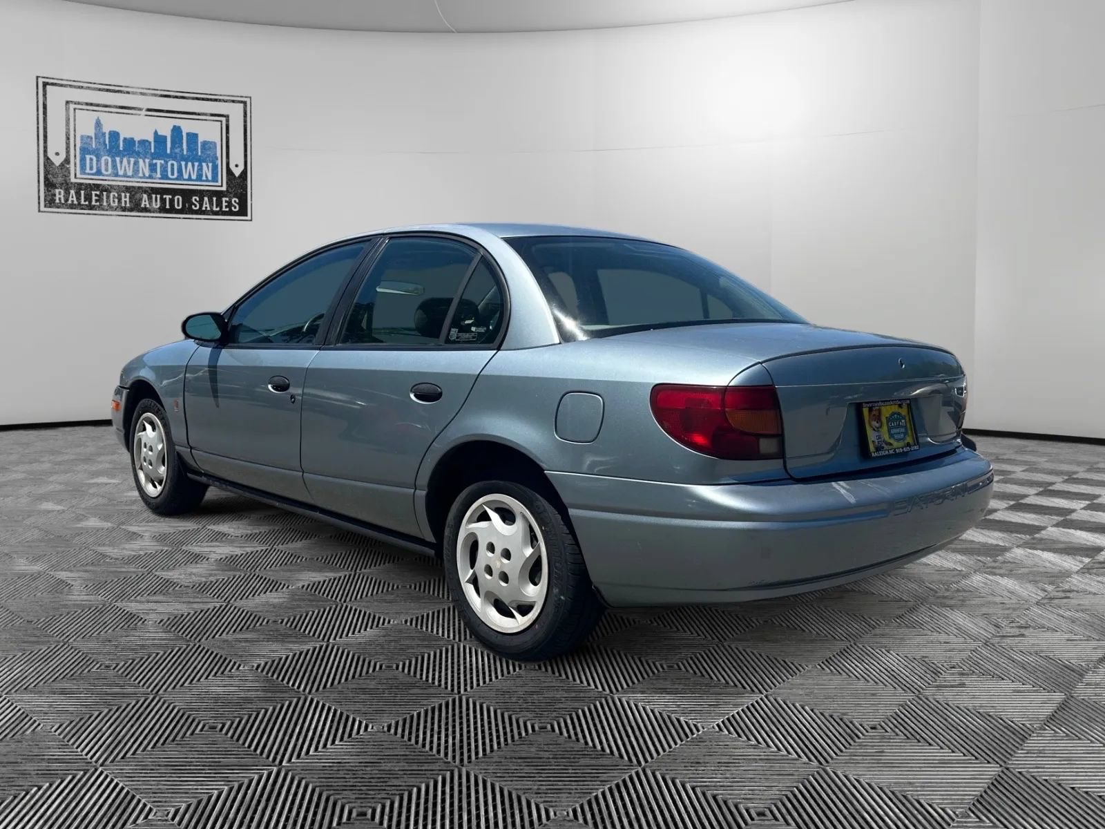 Used 2002 Saturn S-Series SL1 w/ SL1 Option Pkg 1 FWD image 8