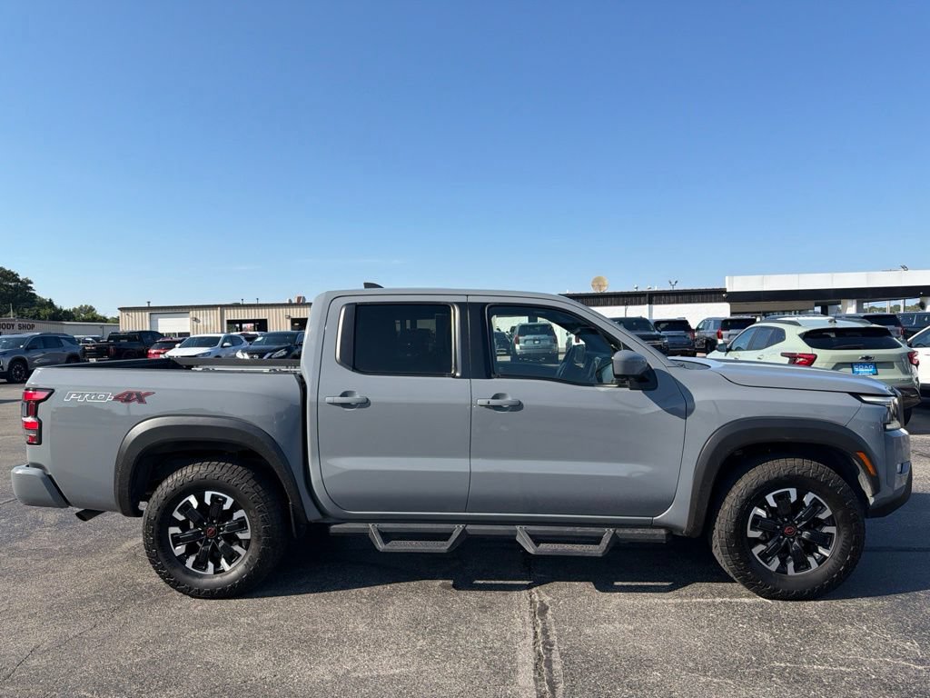 Used 2022 Nissan Frontier PRO-4X AWD/4WD image 2